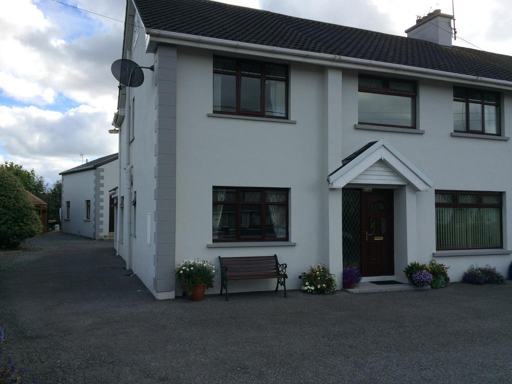 Johnny B'S B&B Ballybofey Exterior photo